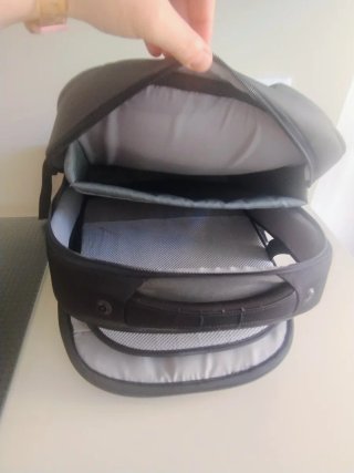 Mochila Portátil Case Logic Negra y Gris