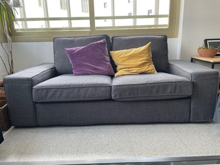 Sofá Kivik 2 plazas Ikea Gunnared gris
