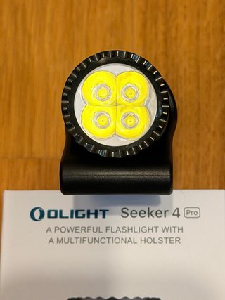 Linterna Olight Seeker 4 Pro Océano Profundo