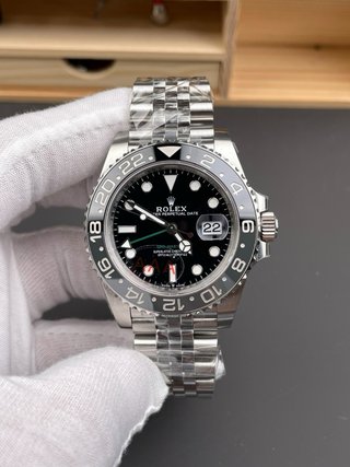 Datejust , Submariner , Gmt Master II