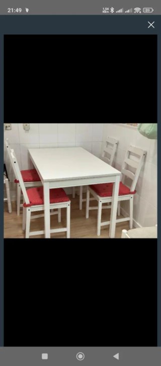 Mesa de madera blanca