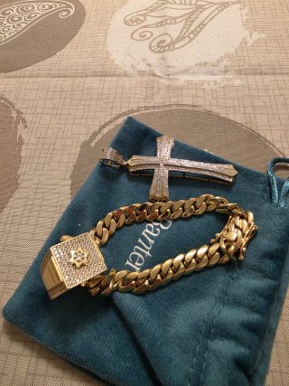 Conjunto Oro: Brazalete, Anillo y Crucifijo