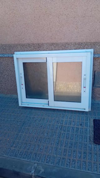 Ventana corredera de aluminio blanca