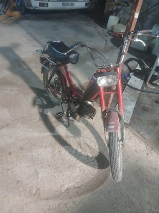 Moto Puch Bespino Roja