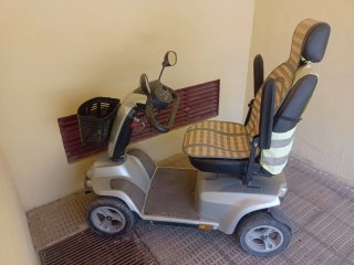 Moto para minusválidos tipo scooter