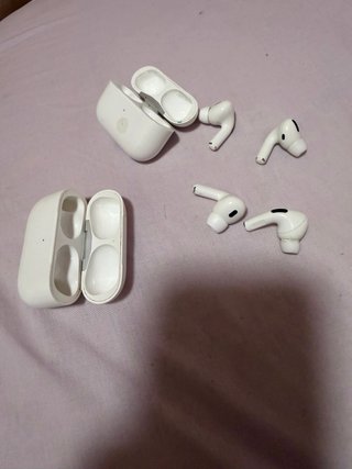 Cascos Apple averiados
