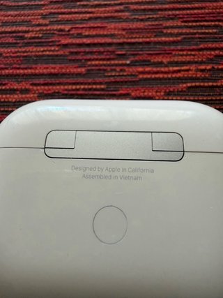 Cascos Apple averiados