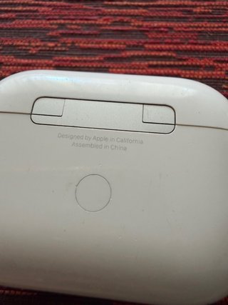 Cascos Apple averiados