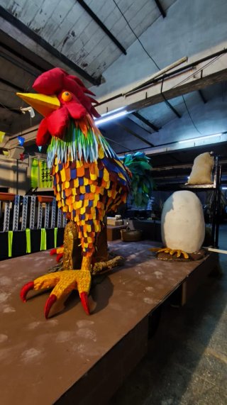Gallo decorativo para eventos, pollerías...