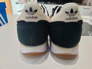 Adidas SL 72 RS Negro y Beige