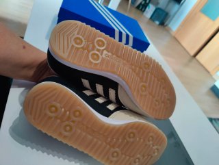 Adidas SL 72 RS Negro y Beige