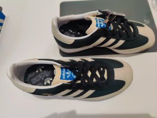 Adidas SL 72 RS Negro y Beige