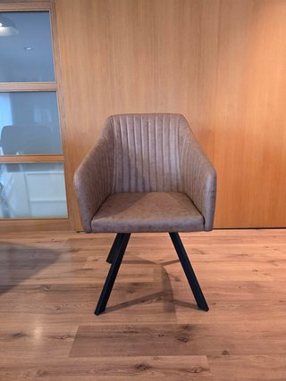 Set Mesa redonda BoConcept y 6 sillas giratorias