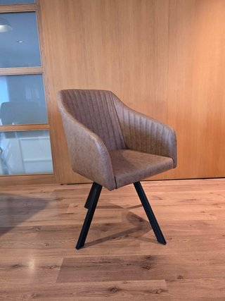 Set Mesa redonda BoConcept y 6 sillas giratorias