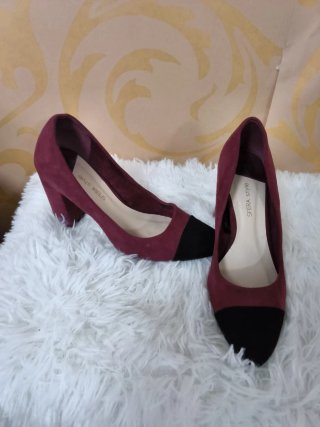 Zapatos de tacón Sfera Style negros y rojos