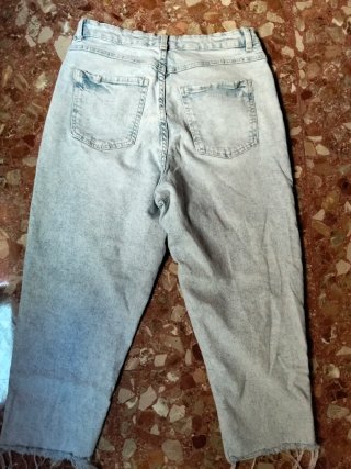 Pantalones vaqueros grises y negros talla 38