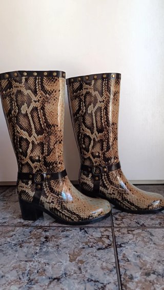 Botas de agua Gioseppo dibujo piel serpiente