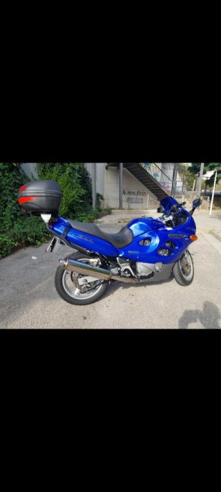 Suzuki GSX 600 F Azul