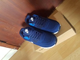 Tênis Nike Air Max Azul e Branco Novos