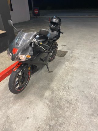 Yamaha TZR 50 Negra/Roja