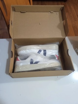 Zapatillas Veja a estrenar,en su caja