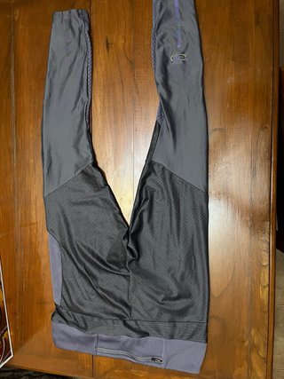 Mallas deportivas Kalenji negras y morado