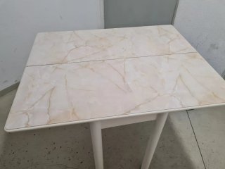 Mesa de cocina plegable.Con cajón.