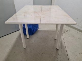 Mesa de cocina plegable.Con cajón.