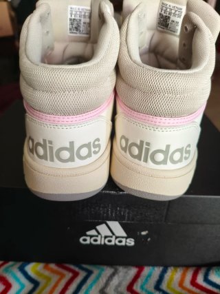 Zapatillas Adidas altas blancas y rosas