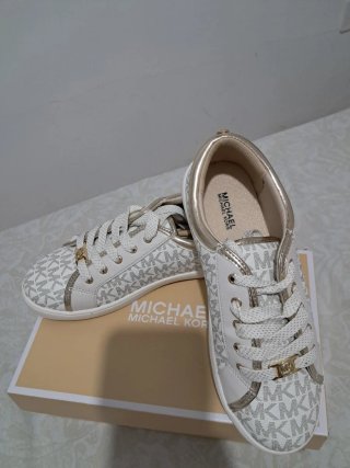 Zapatillas Michael Kors Blancas y Doradas