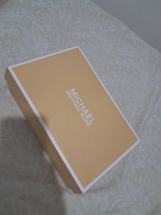 Zapatillas Michael Kors Blancas y Doradas