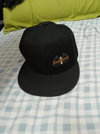 Gorra Armani Negra Logo Metálico por 7 Euros y 5