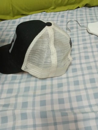 Gorra Armani Negra Logo Metálico por 7 Euros y 5