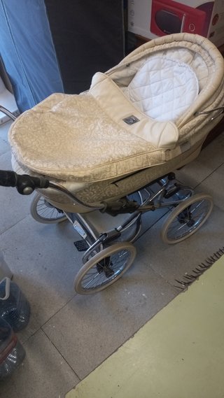 Carrito de bebé clásico