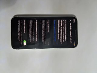 iPhone 12 mini con fundas de regalo