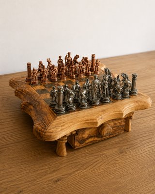 Tablero de ajedrez de madera con cajón