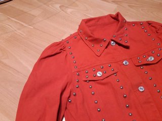 Chaqueta corta roja tachuelas Talla M