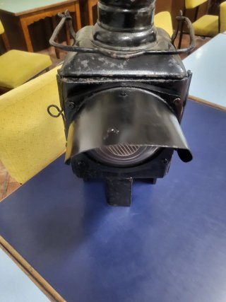 Farol Ferroviario Antiguo Electrificado