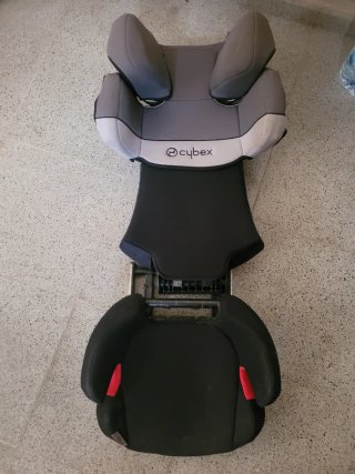 Silla de coche Cybex y alzador