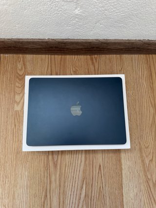 MacBook Air 13" M2 16GB 256GB Medianoche