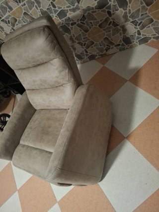 Sofá relax elevable con tirador