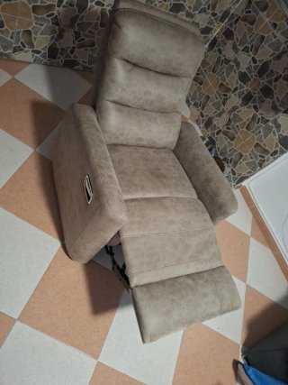 Sofá relax elevable con tirador