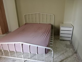 Lote mesa Cocina 1.20 + 4 Taburetes,y cama de 1,50