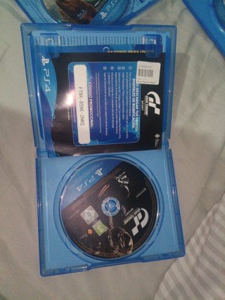 Lote 6 Juegos PS4: FIFA 18, WWE 2K17, Gran Turismo