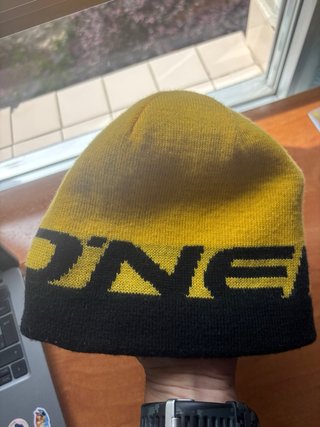 Gorro O'Neill Invierno Amarillo y Negro