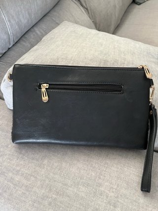 Bolso negro con textura