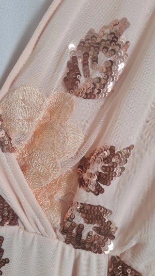 Vestido rosa con lentejuelas