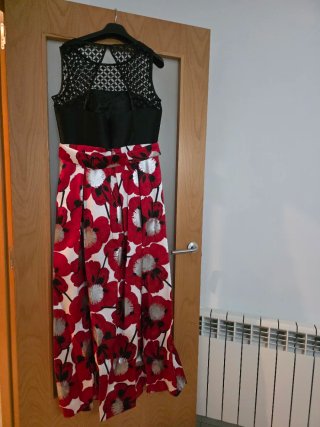 Vestido elegante negro y rojo