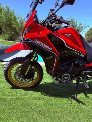 Moto Morini X-Cape 650 Adventure
