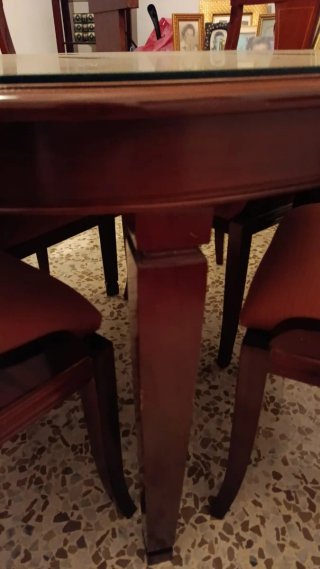 Mesa redonda madera maciza y 4 sillas